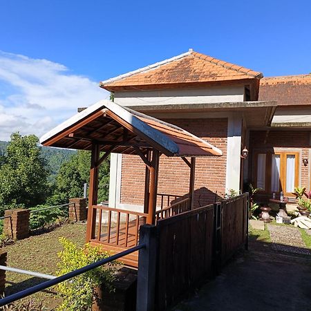 Made Oka Homestay&Warung Munduk Exterior foto