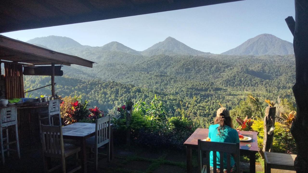 Made Oka Homestay&Warung Munduk Exterior foto