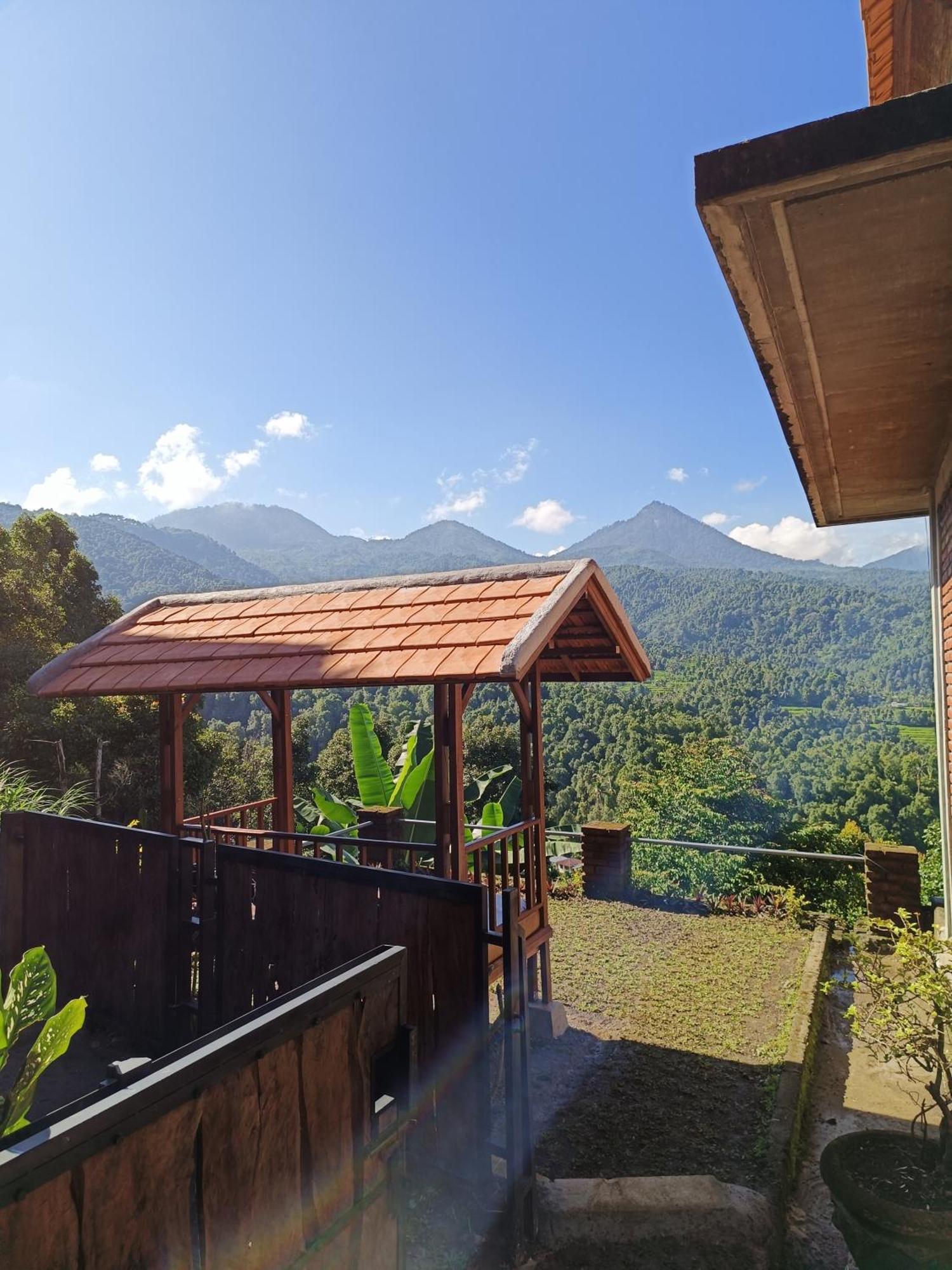 Made Oka Homestay&Warung Munduk Exterior foto