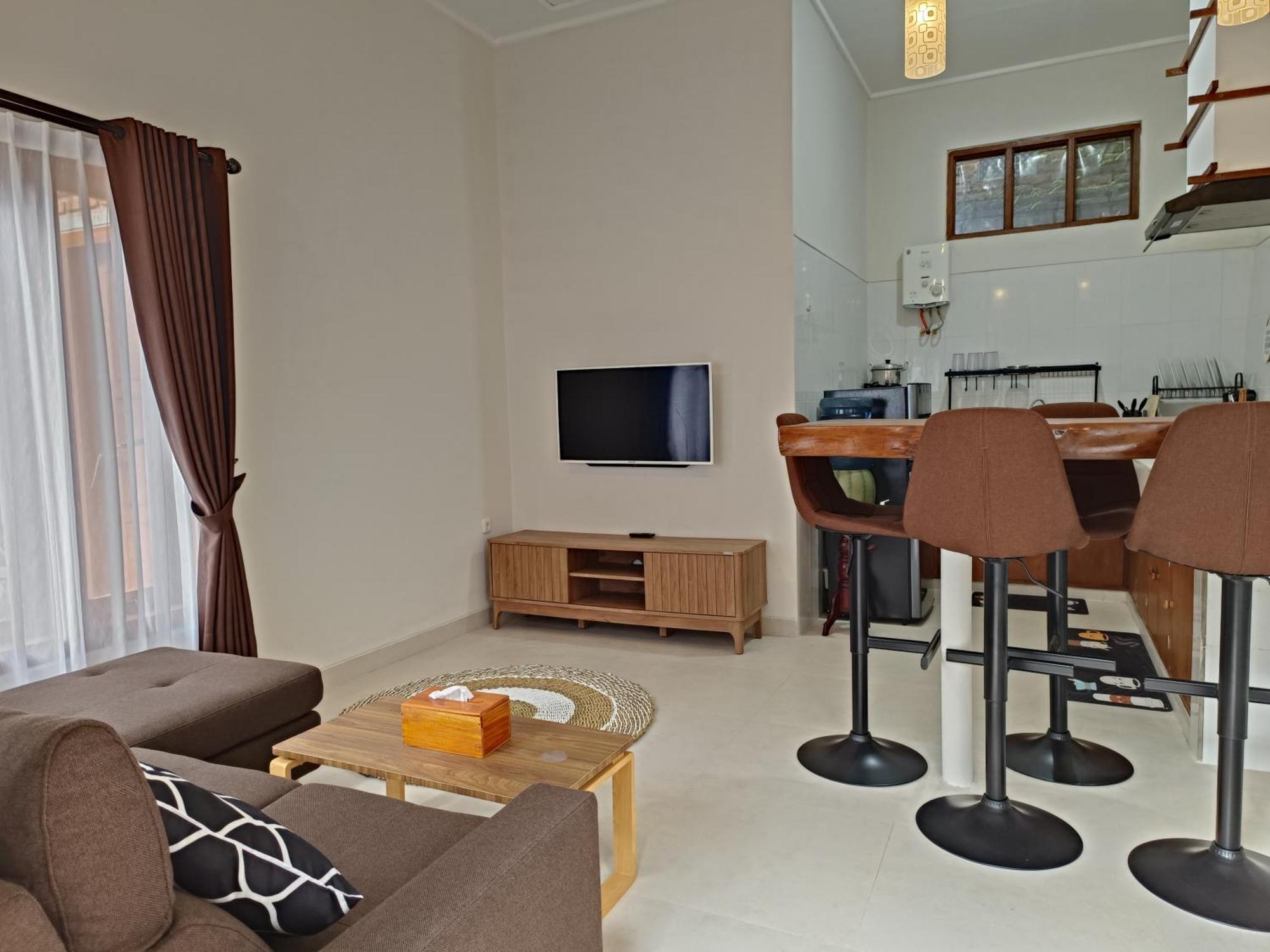 Made Oka Homestay&Warung Munduk Exterior foto