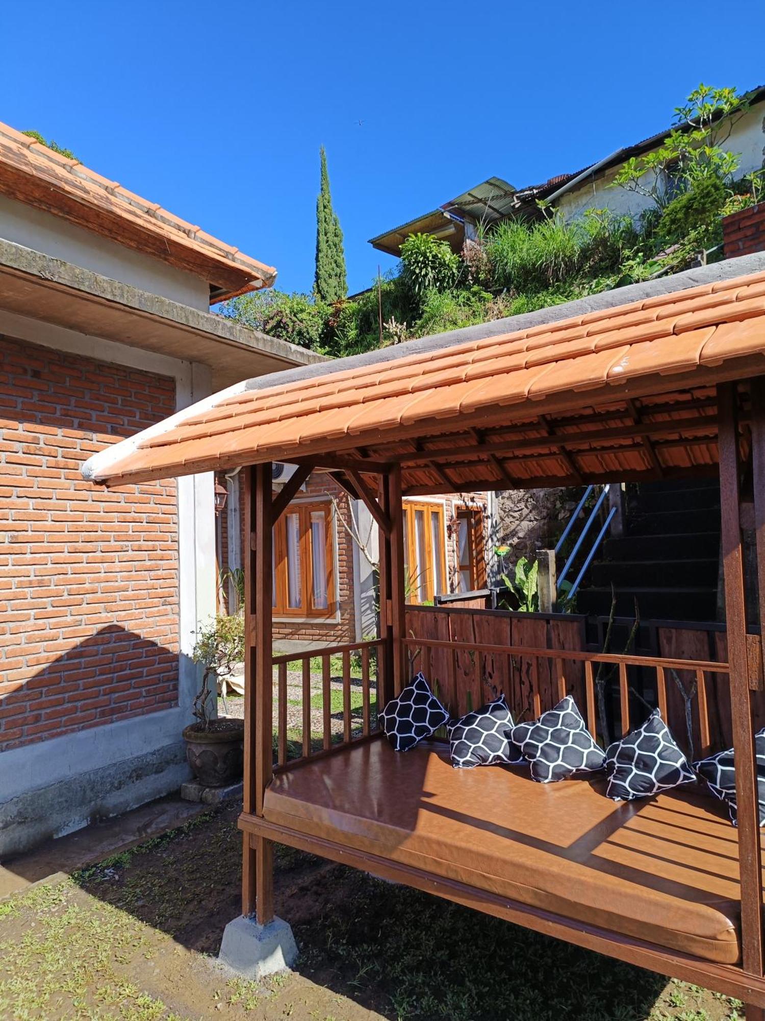 Made Oka Homestay&Warung Munduk Exterior foto