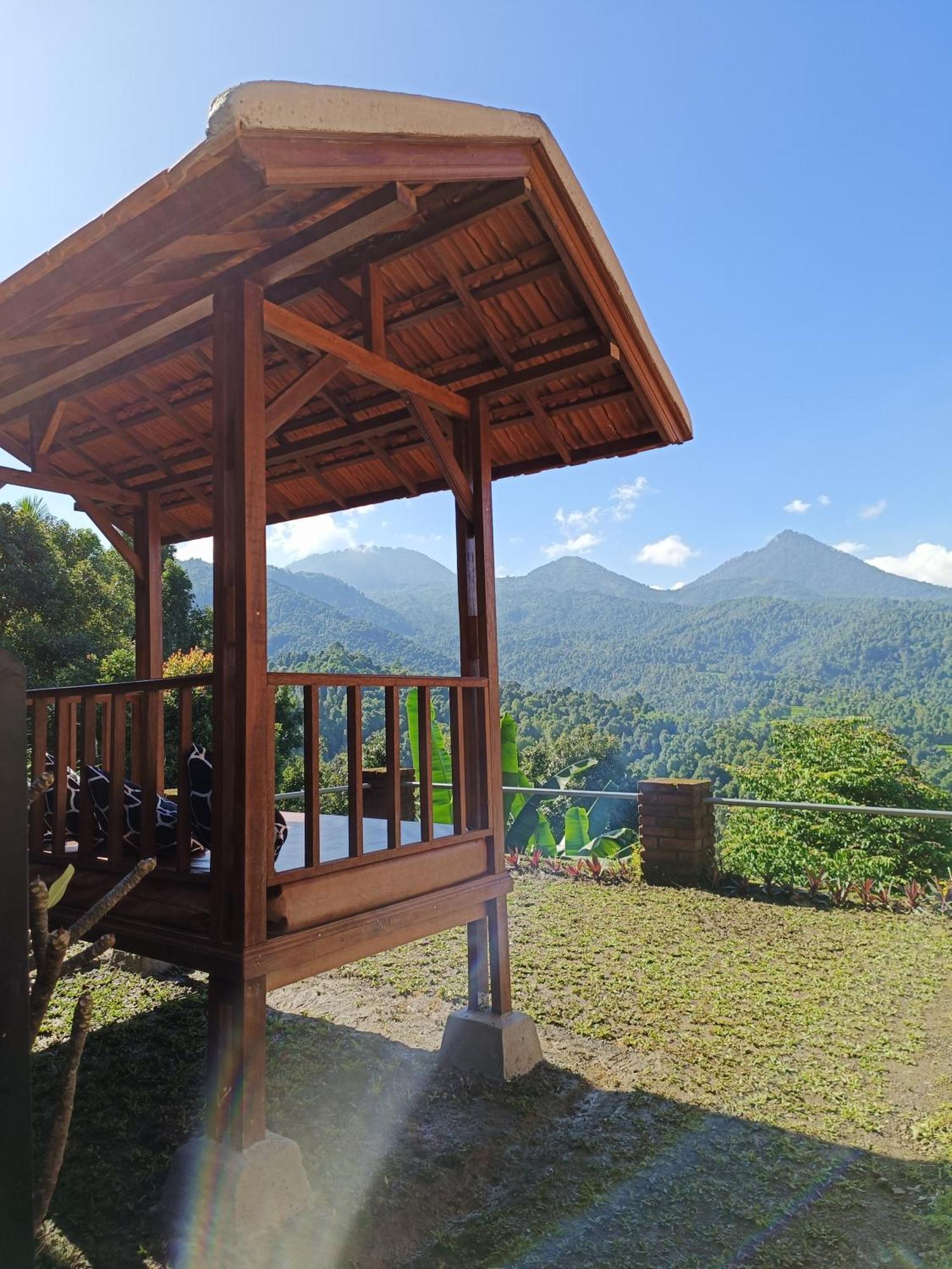 Made Oka Homestay&Warung Munduk Exterior foto