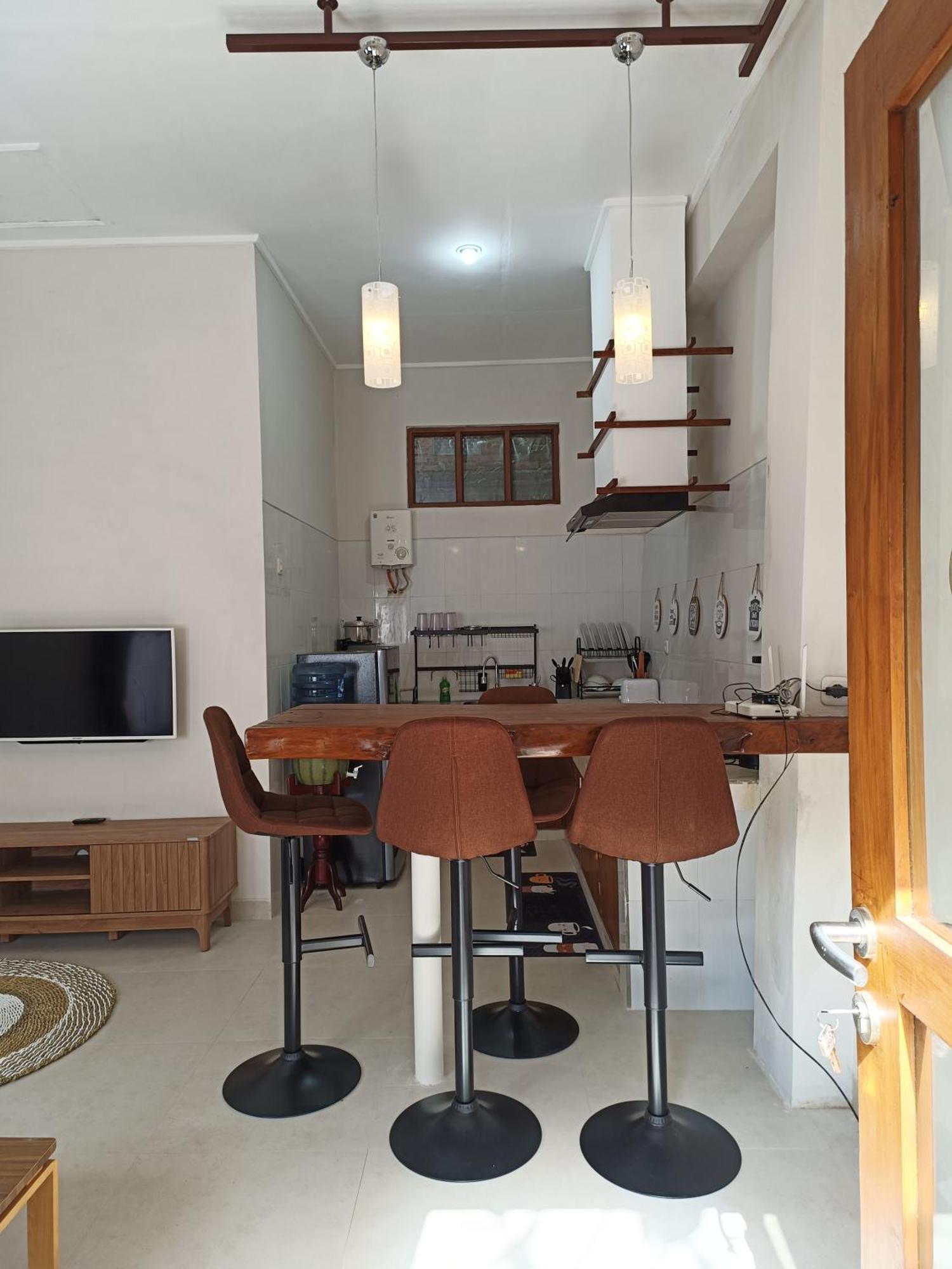 Made Oka Homestay&Warung Munduk Exterior foto