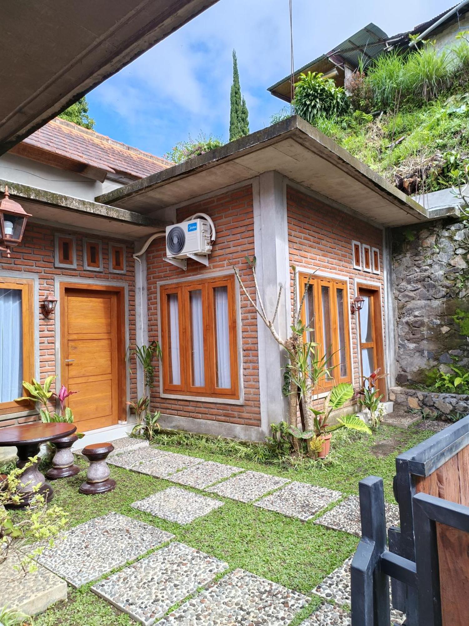 Made Oka Homestay&Warung Munduk Exterior foto