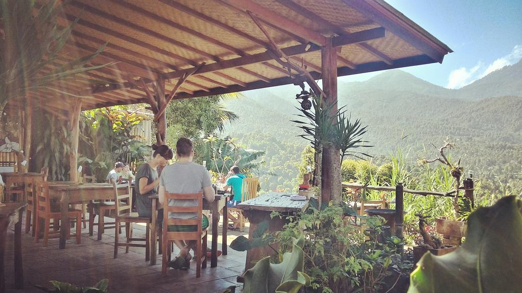 Made Oka Homestay&Warung Munduk Exterior foto