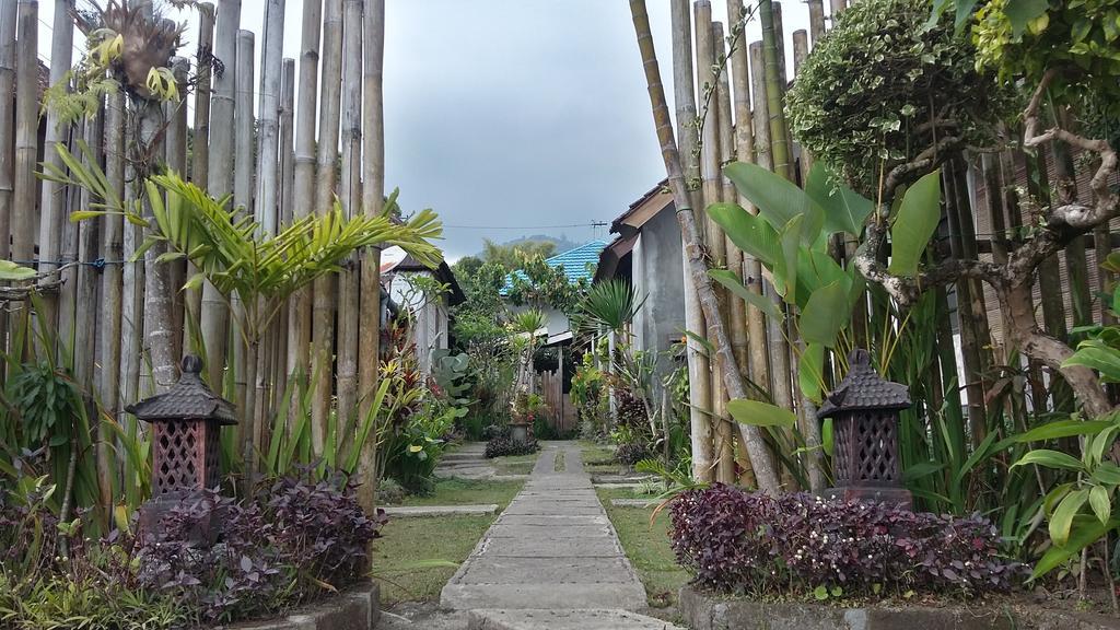 Made Oka Homestay&Warung Munduk Exterior foto